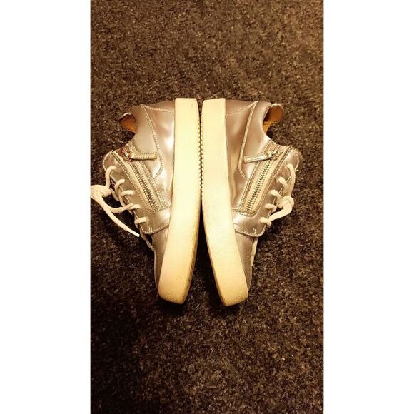 Giuseppe Zanotti size 39 Disighner shoes. Made in Italy. In fair condition. - Picture 4 of 16